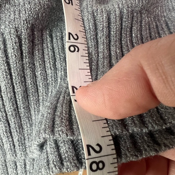 NWOT- Oversized Sweaters, Half Zip, long sleeve, grey, size large (l) - Picture 9 of 9